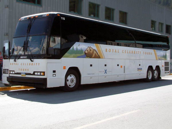 Tour 17 Celebrity Tours Bus No.110