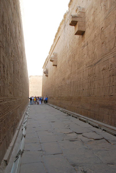 Edfu 7/10